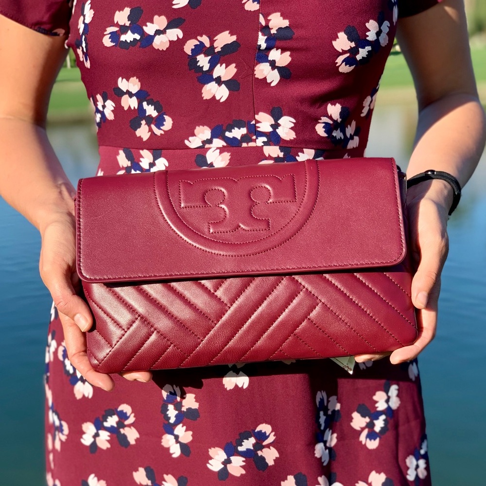 Tory Burch Alexa Leather Envelope Clutch Crossbody - Picture 3 of 8
